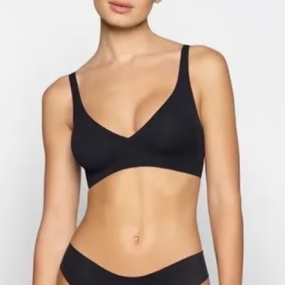 SKIMS Other - SKIMS Midnight Black Seamless Bra